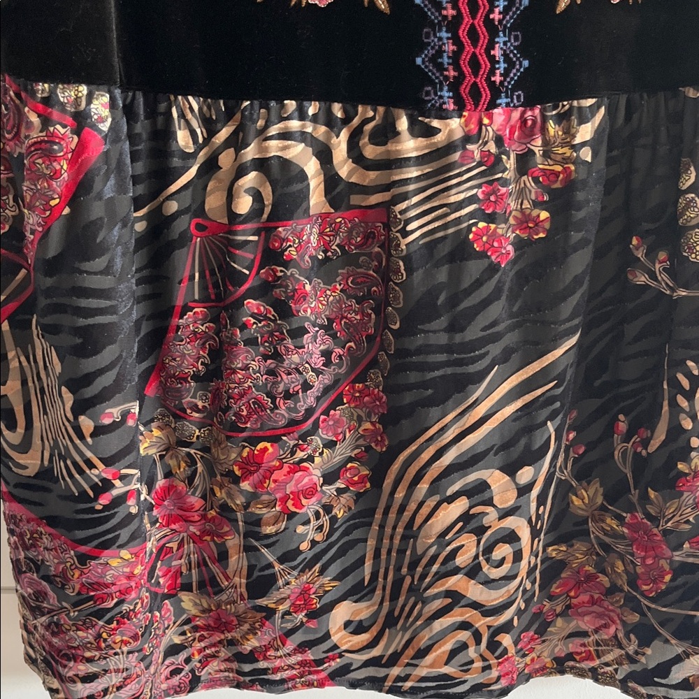 Calessa Multicolor Floral Velvet Embroidered Tunic Top NWT Size XL - Picture 6 of 7